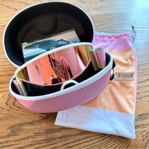 *NWT* BLENDERS Goggles LUNA METAROSE - Mirrored Ski/Snow Goggles with Pink Case